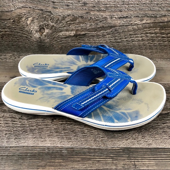 clarks collection flip flops